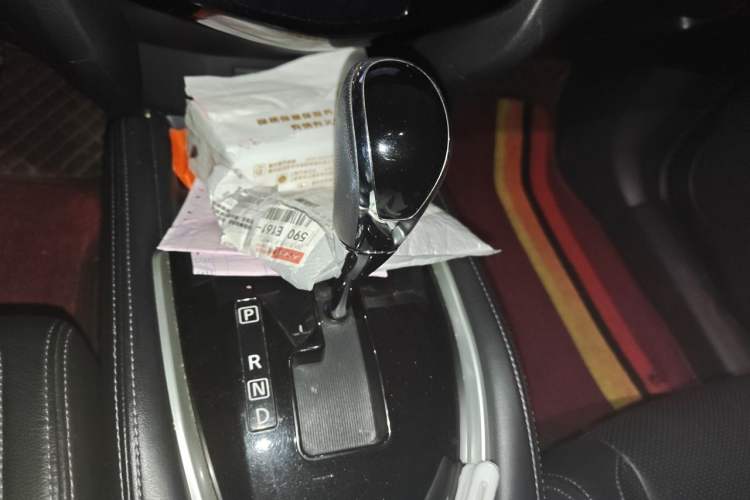 Used Nissan X-Trail 2017 2.0L CVT Comfort Edition 2WD Gear Lever
