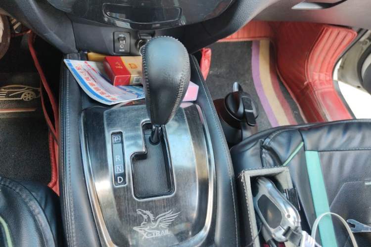 Used Nissan X-Trail 2017 2.0L CVT Comfort Edition 2WD Gear Lever