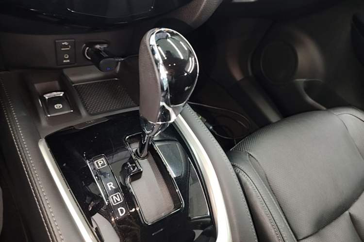 Used Nissan X-Trail 2017 2.5L CVT Luxury Edition 4WD Gear Lever