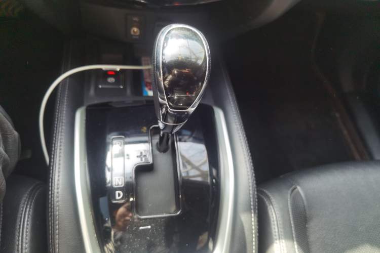 Used Nissan X-Trail 2017 2.5L CVT Leading Edition 4WD Gear Lever