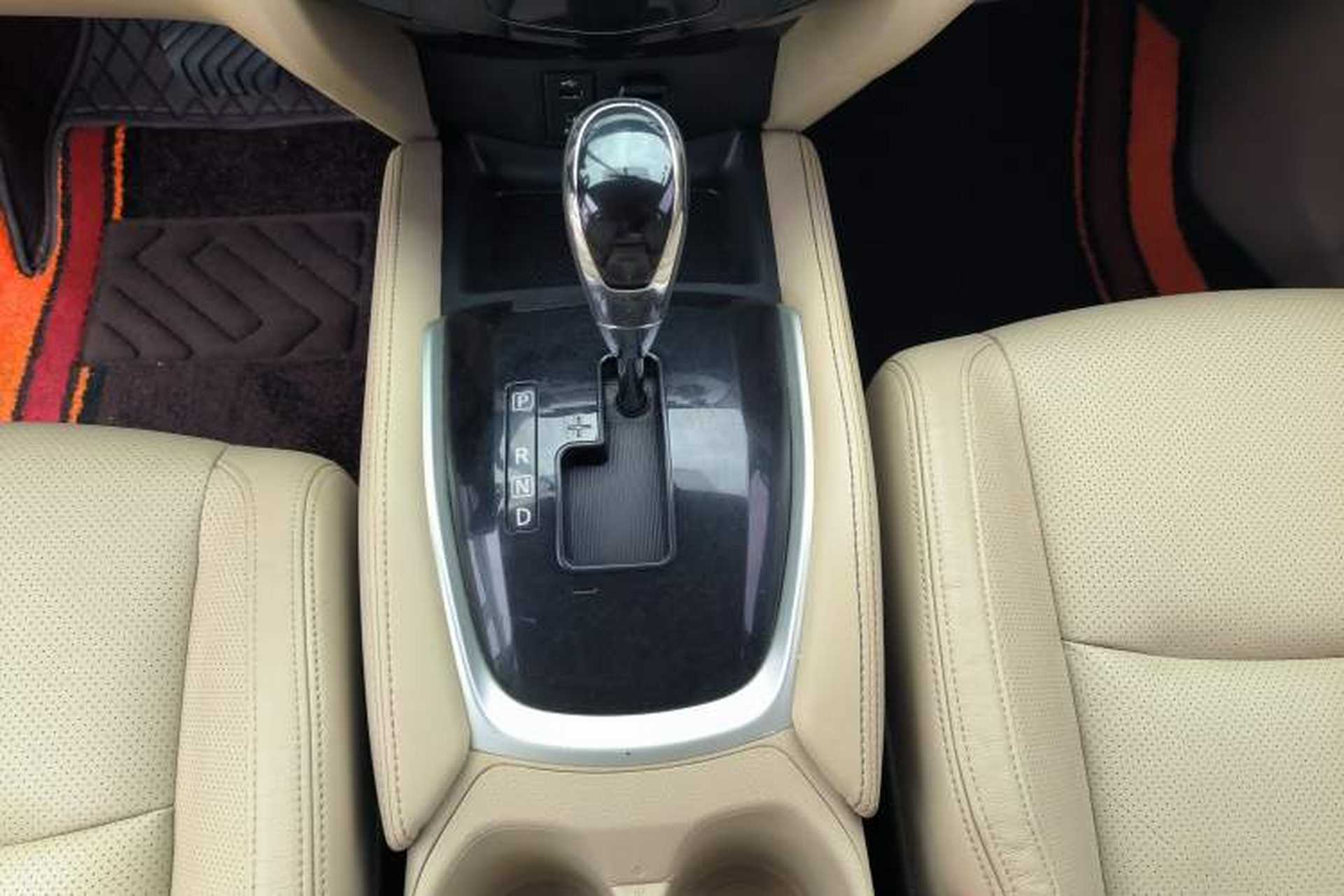 Used Nissan X-Trail 2017 2.0L CVT Comfort Edition 2WD Gear Lever