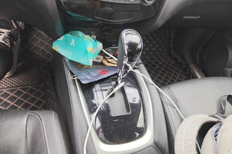 Used Nissan X-Trail 2017 2.0L CVT Comfort Edition 2WD Gear Lever