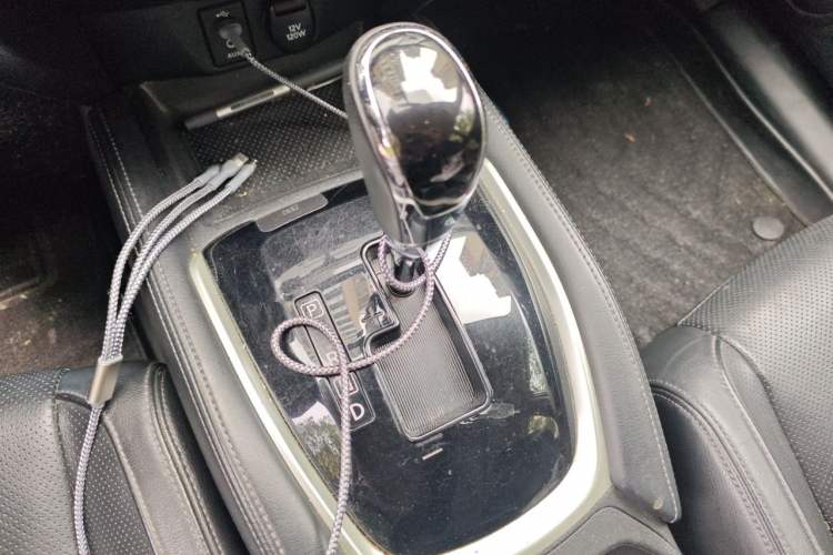 Used Nissan X-Trail 2017 2.0L CVT Comfort Edition 2WD Gear Lever