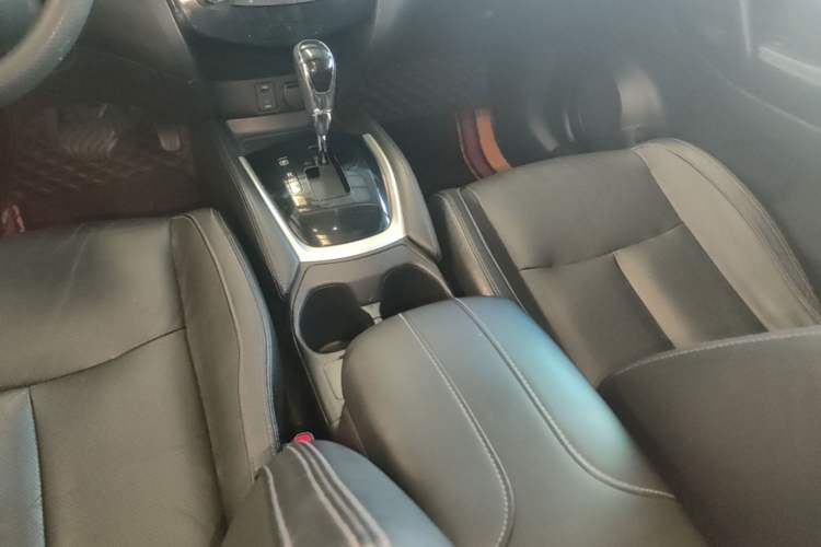 Used Nissan X-Trail 2017 2.0L CVT Comfort Edition 2WD Gear Lever