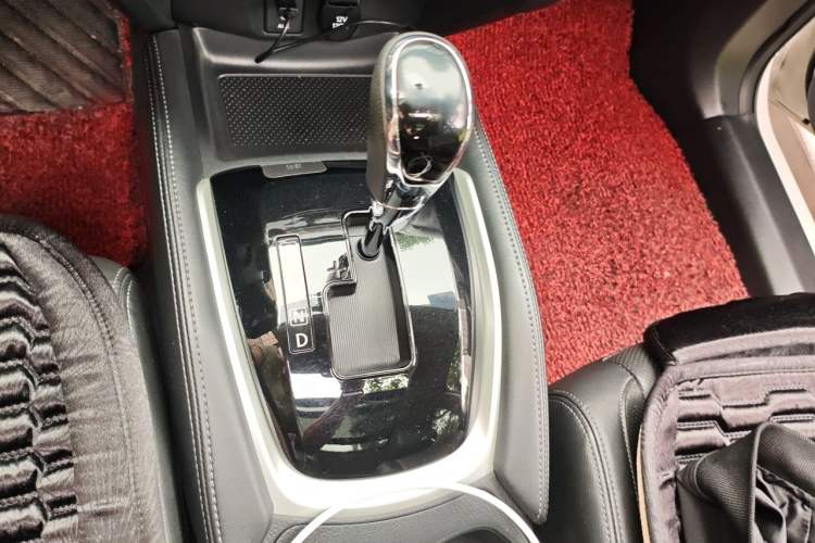 Used Nissan X-Trail 2017 2.0L CVT Comfort Edition 2WD Gear Lever