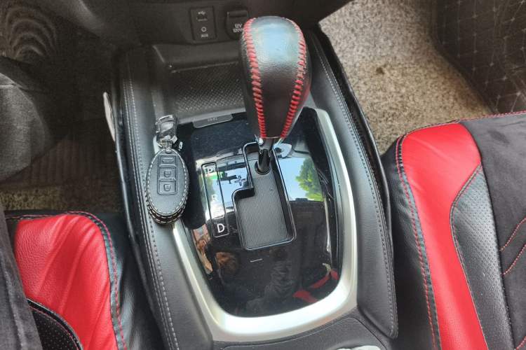 Used Nissan X-Trail 2017 2.0L CVT Comfort Edition 2WD Gear Lever