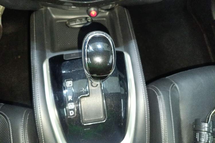Used Nissan X-Trail 2017 2.0L CVT Comfort Edition 2WD Gear Lever