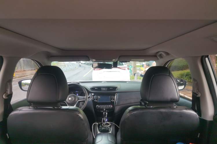 Used Nissan X-Trail 2017 2.0L CVT Comfort Edition 2WD Headliner
