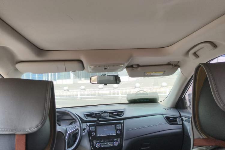 Used Nissan X-Trail 2017 2.5L CVT Leading Edition 4WD Headliner