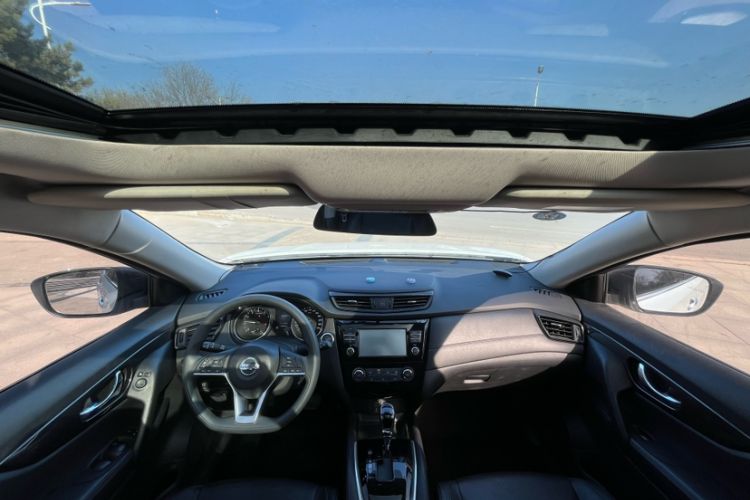 Used Nissan X-Trail 2017 2.0L CVT Comfort Edition 2WD Interior 1