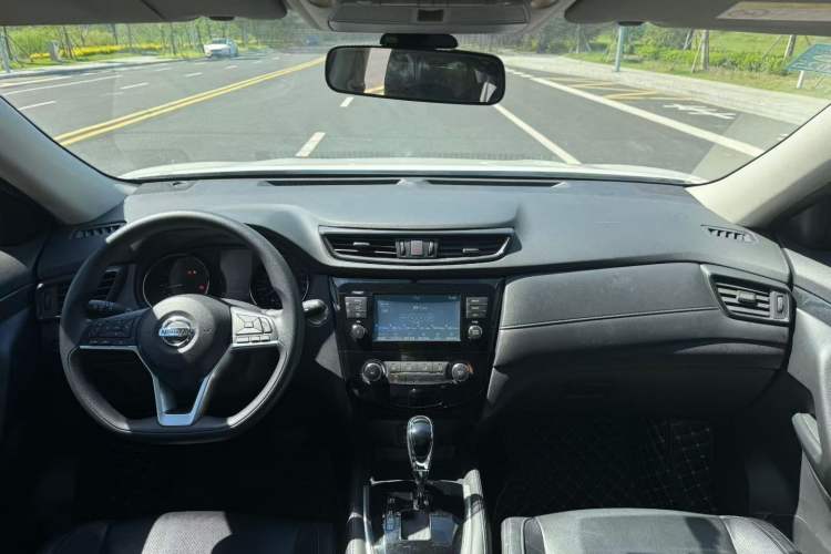 Used Nissan X-Trail 2017 2.0L CVT Comfort Edition 2WD Interior 1