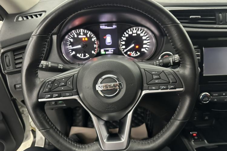 Used Nissan X-Trail 2017 2.5L CVT Luxury Edition 4WD Interior 1
