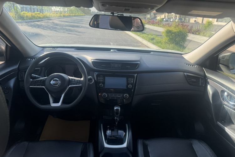 Used Nissan X-Trail 2017 2.0L CVT Comfort Edition 2WD Interior 1