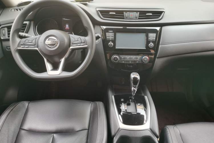 Used Nissan X-Trail 2017 2.0L CVT Comfort Edition 2WD Interior 2