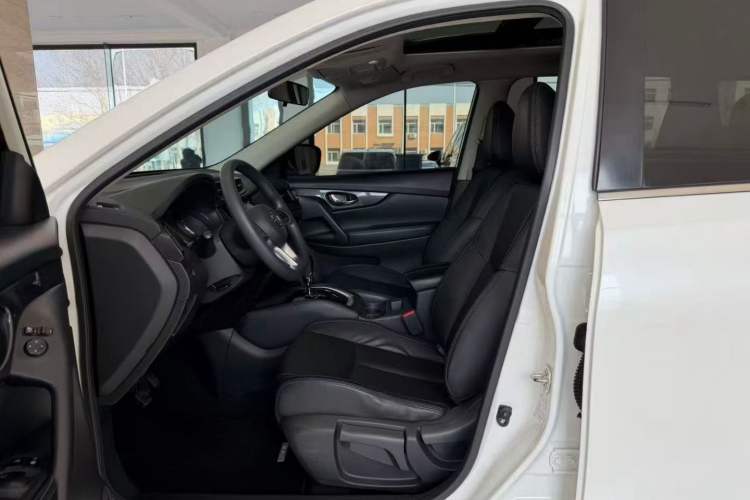 Used Nissan X-Trail 2017 2.0L CVT Comfort Edition 2WD Interior 2