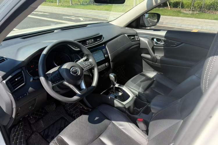 Used Nissan X-Trail 2017 2.0L CVT Comfort Edition 2WD Interior 2