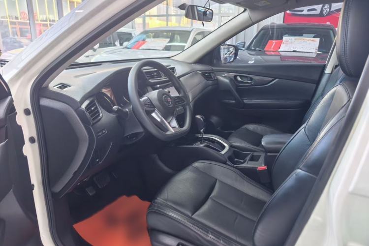 Used Nissan X-Trail 2017 2.0L CVT Comfort Edition 2WD Interior 2