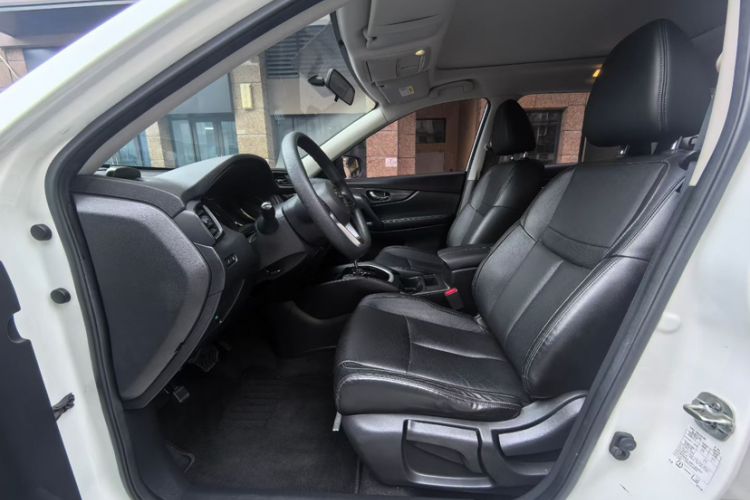Used Nissan X-Trail 2017 2.0L CVT Comfort Edition 2WD Interior 2