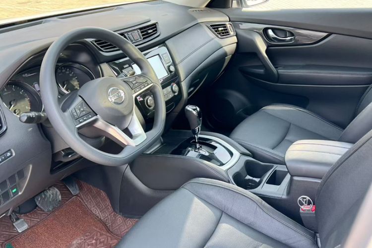 Used Nissan X-Trail 2017 2.0L CVT Comfort Edition 2WD Interior 2
