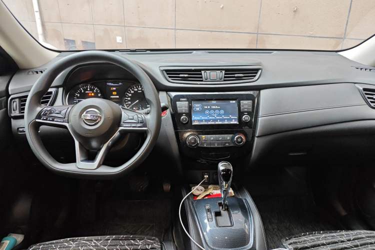 Used Nissan X-Trail 2017 2.0L CVT Comfort Edition 2WD Interior 2