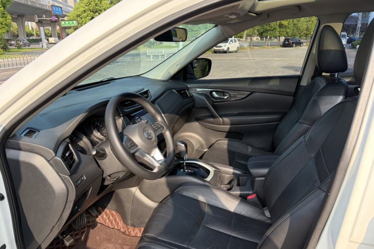 Used Nissan X-Trail 2017 2.0L CVT Comfort Edition 2WD Interior 2