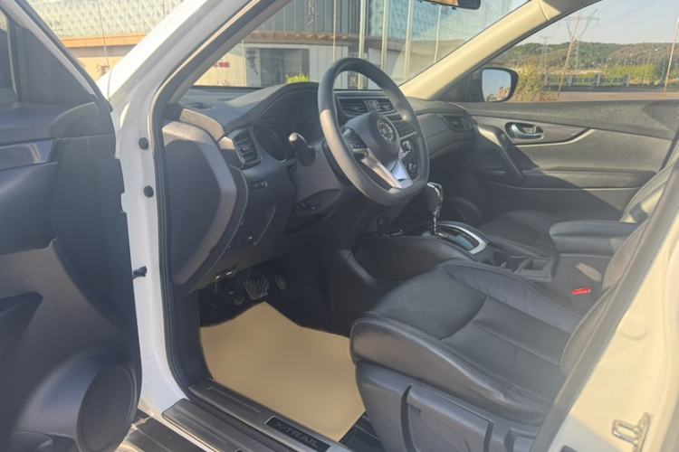 Used Nissan X-Trail 2017 2.0L CVT Comfort Edition 2WD Interior 2