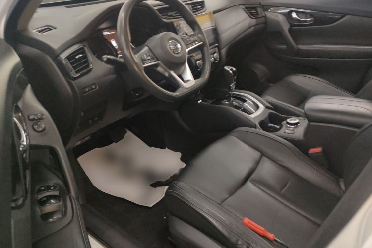 Used Nissan X-Trail 2017 2.5L CVT Leading Edition 4WD Interior 3
