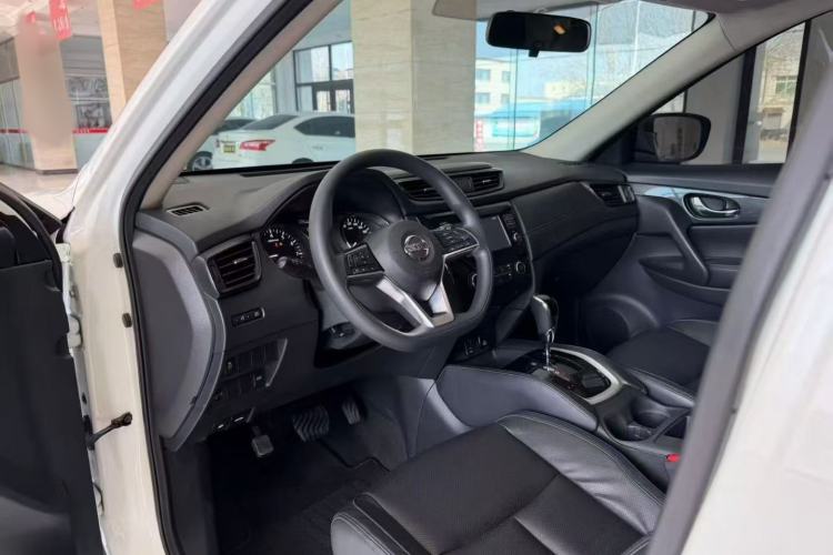 Used Nissan X-Trail 2017 2.0L CVT Comfort Edition 2WD Interior 3