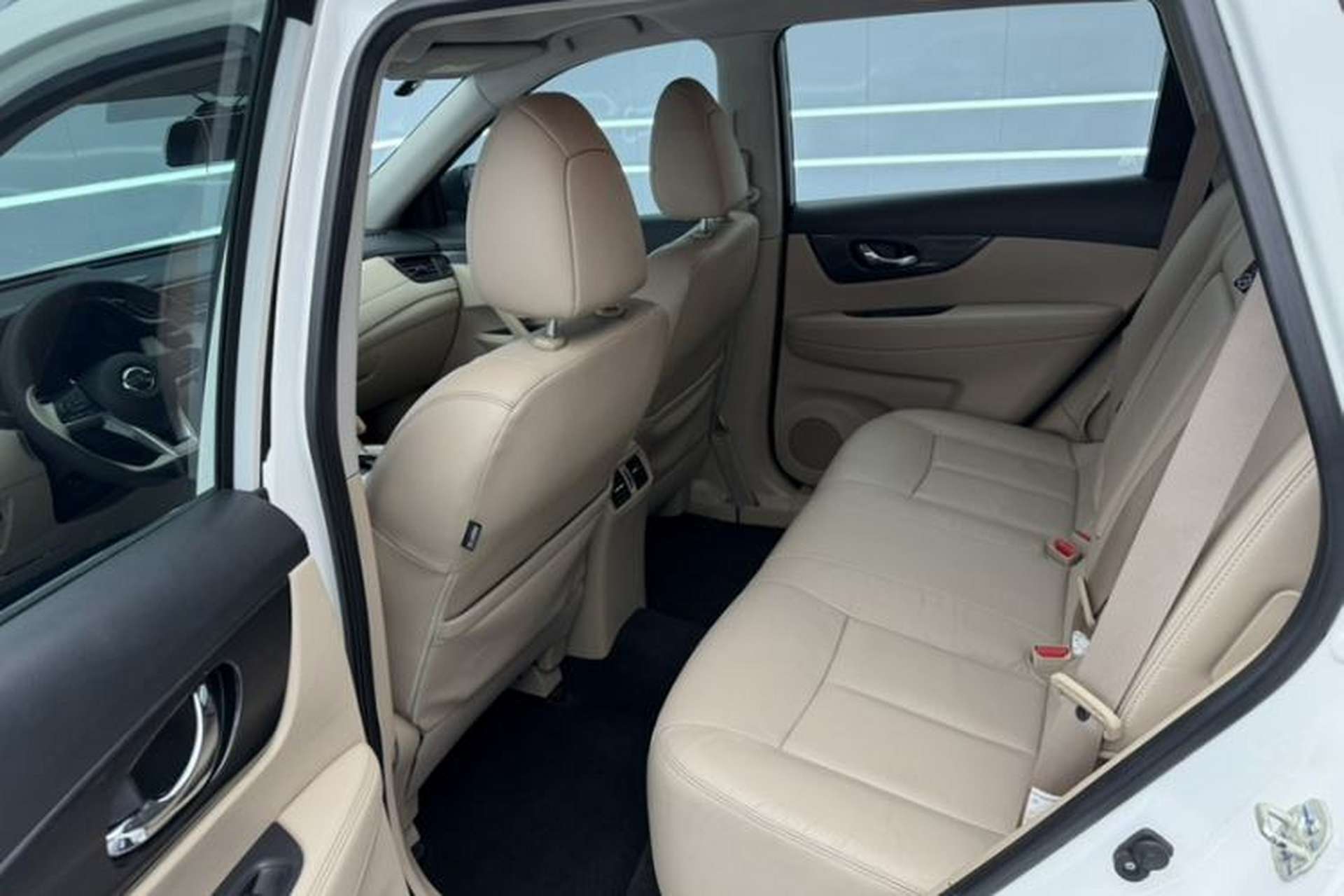 Used Nissan X-Trail 2017 2.0L CVT Comfort Edition 2WD Interior 3