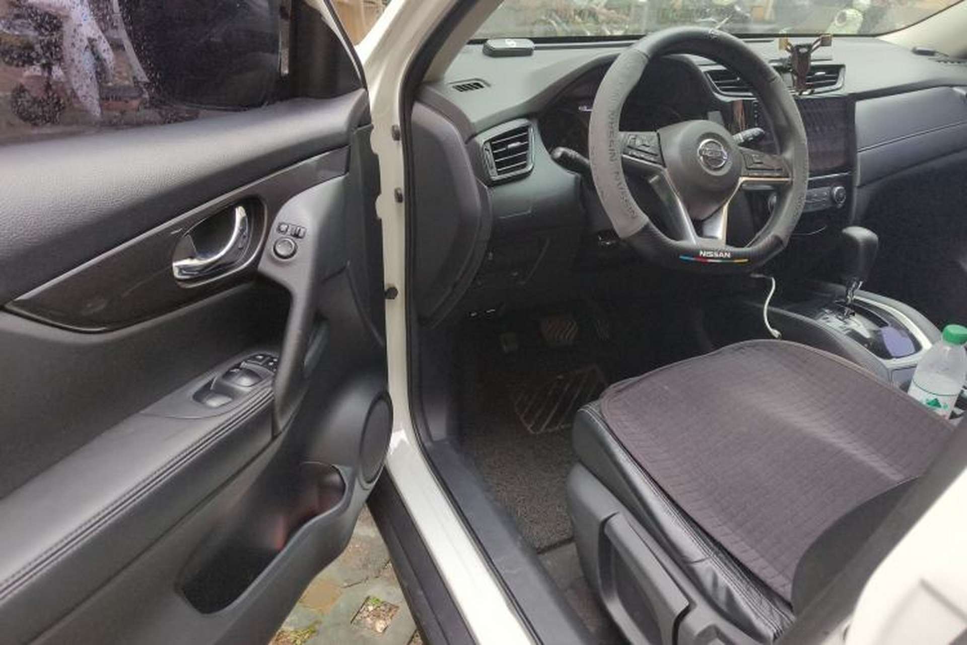 Used Nissan X-Trail 2017 2.0L CVT Comfort Edition 2WD Interior 3