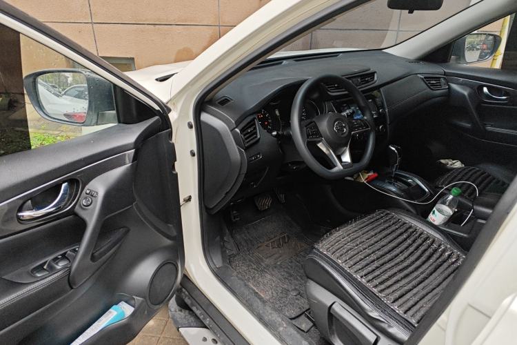 Used Nissan X-Trail 2017 2.0L CVT Comfort Edition 2WD Interior 3