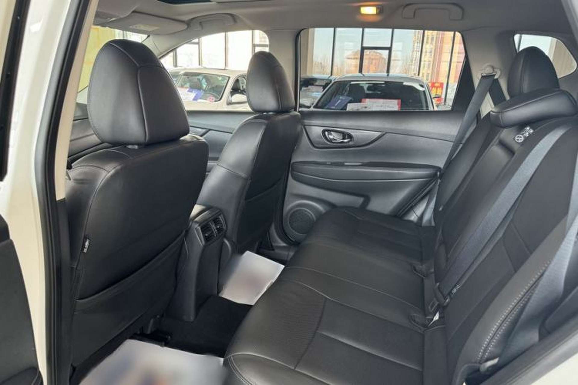 Used Nissan X-Trail 2017 2.0L CVT Comfort Edition 2WD Interior 3