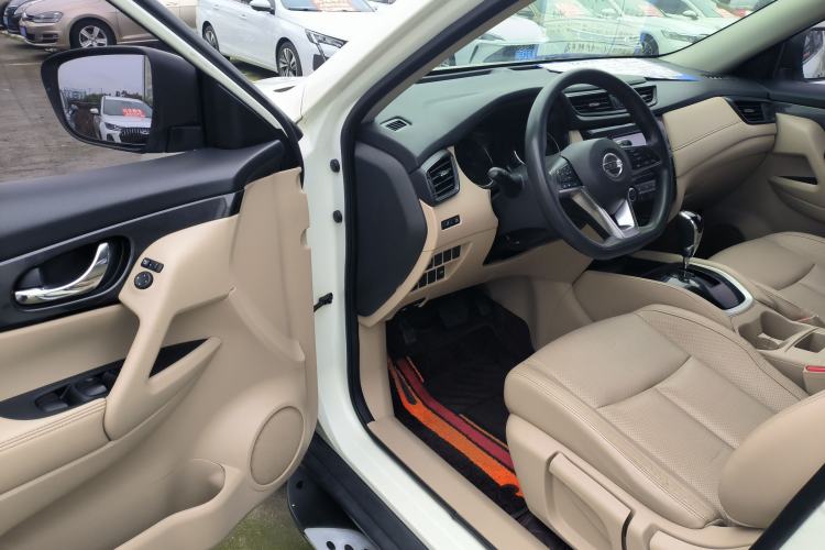 Used Nissan X-Trail 2017 2.0L CVT Comfort Edition 2WD Interior 3