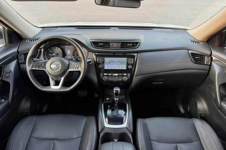 Used Nissan X-Trail 2017 2.5L CVT Leading Edition 4WD Interior 4