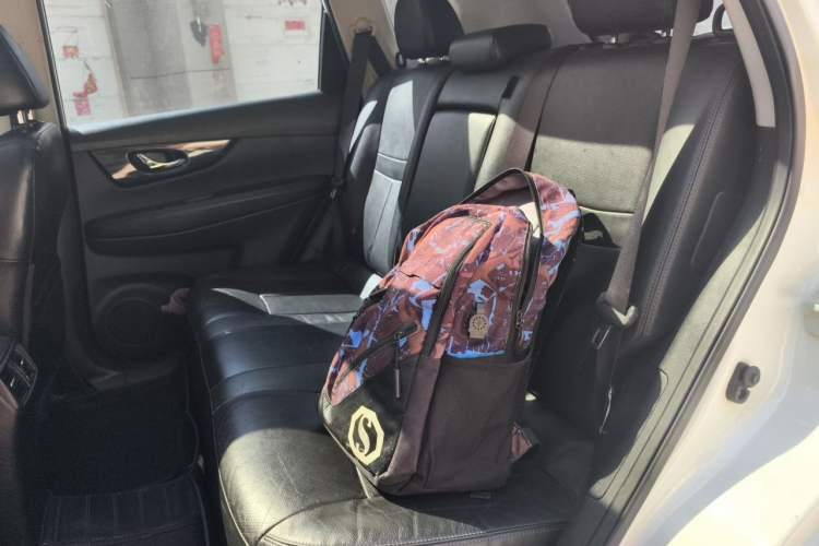 Used Nissan X-Trail 2017 2.5L CVT Luxury Edition 4WD Interior 4