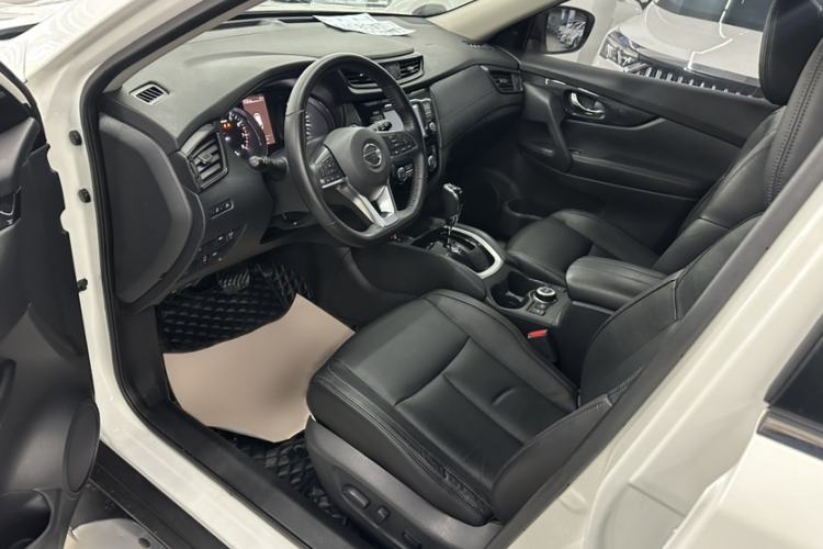Used Nissan X-Trail 2017 2.5L CVT Luxury Edition 4WD Interior 4