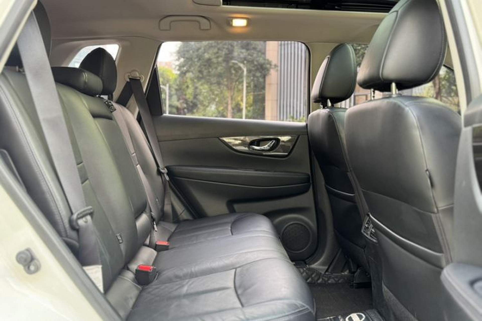 Used Nissan X-Trail 2017 2.0L CVT Comfort Edition 2WD Interior 8