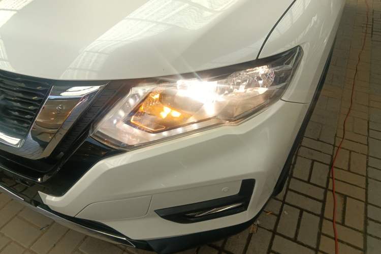 Used Nissan X-Trail 2017 2.5L CVT Luxury Edition 4WD Left Front Headlight
