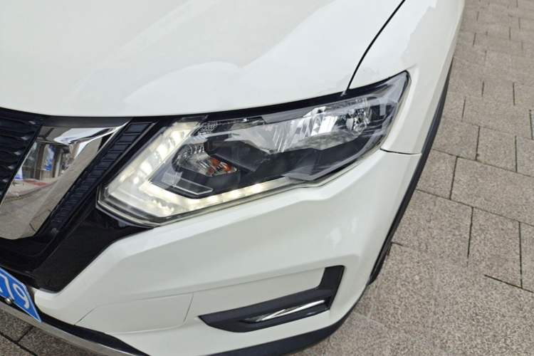 Used Nissan X-Trail 2017 2.5L CVT Luxury Edition 4WD Left Front Headlight