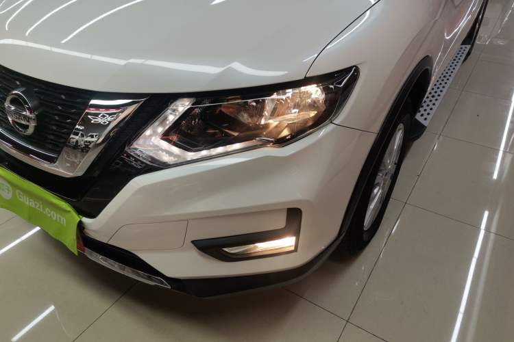 Used Nissan X-Trail 2017 2.0L CVT Comfort Edition 2WD Left Front Headlight