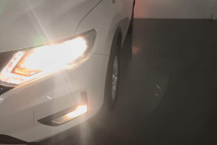 Used Nissan X-Trail 2017 2.0L CVT Comfort Edition 2WD Left Front Headlight
