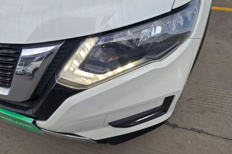 Used Nissan X-Trail 2017 2.5L CVT Leading Edition 4WD Left Front Headlight