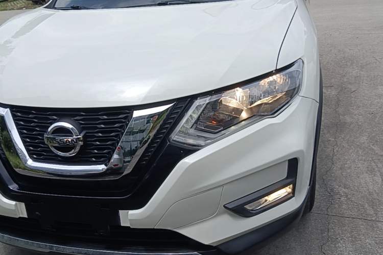 Used Nissan X-Trail 2017 2.5L CVT Luxury Edition 4WD Left Front Headlight