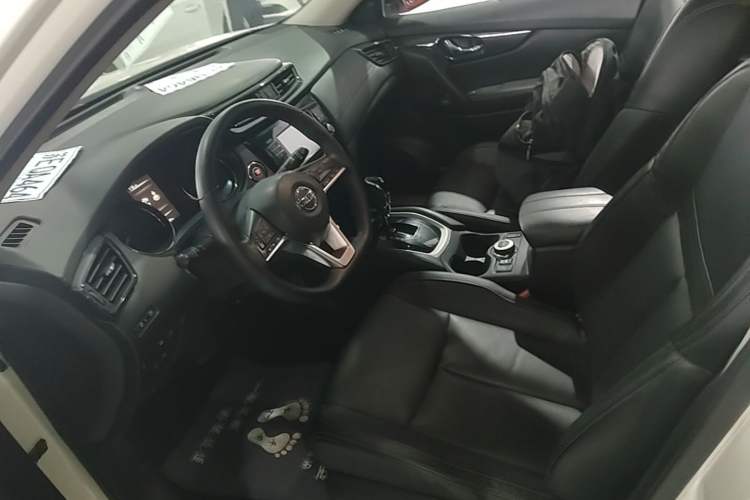 Used Nissan X-Trail 2017 2.5L CVT Luxury Edition 4WD Left Front Seat