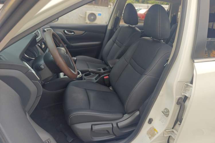 Used Nissan X-Trail 2017 2.0L Manual Classic Edition 2WD Left Front Seat