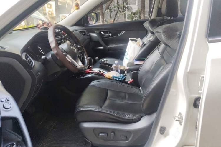 Used Nissan X-Trail 2017 2.5L CVT Luxury Edition 4WD Left Front Seat