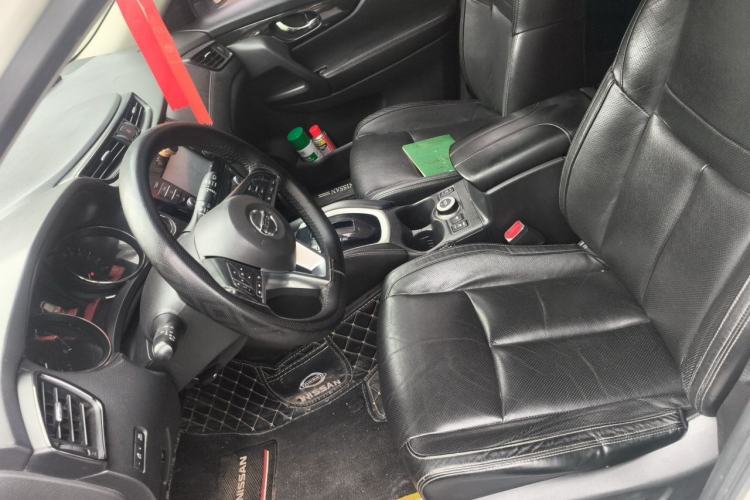 Used Nissan X-Trail 2017 2.5L CVT Luxury Edition 4WD Left Front Seat