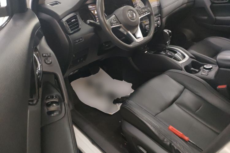 Used Nissan X-Trail 2017 2.5L CVT Leading Edition 4WD Left Front Seat