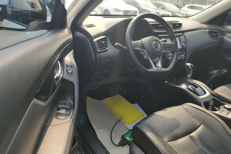Used Nissan X-Trail 2017 2.5L CVT Luxury Edition 4WD Left Front Seat