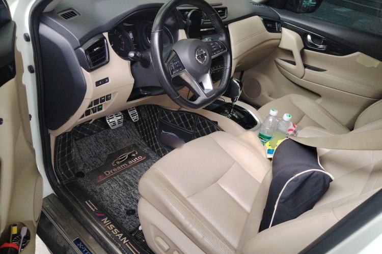 Used Nissan X-Trail 2017 2.5L CVT Luxury Edition 4WD Left Front Seat